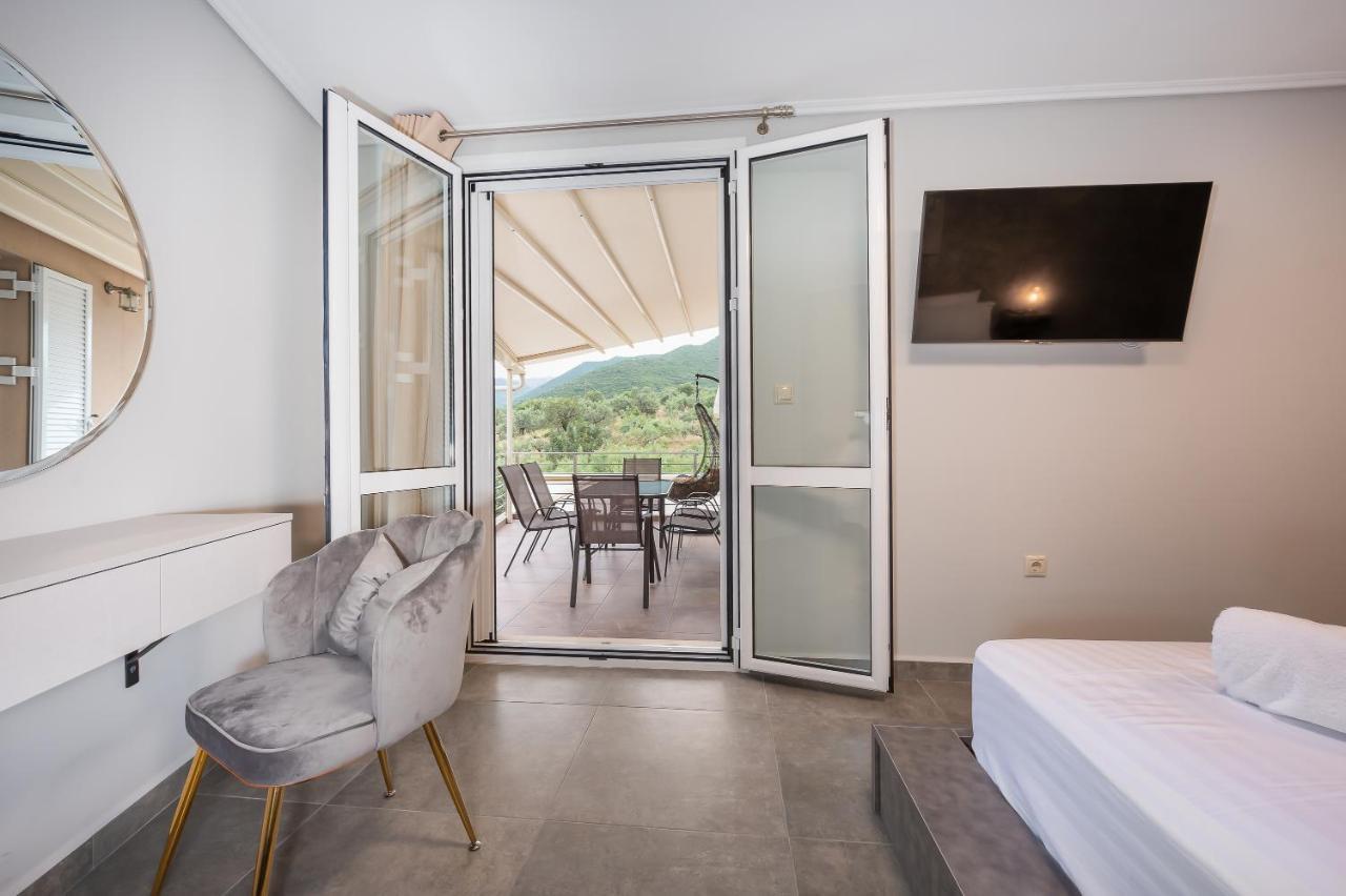 Nikole'S Villas Luxury 180M2 Tirós 외부 사진