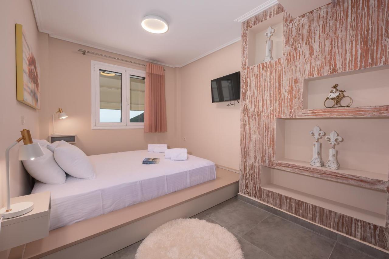 Nikole'S Villas Luxury 180M2 Tirós 외부 사진